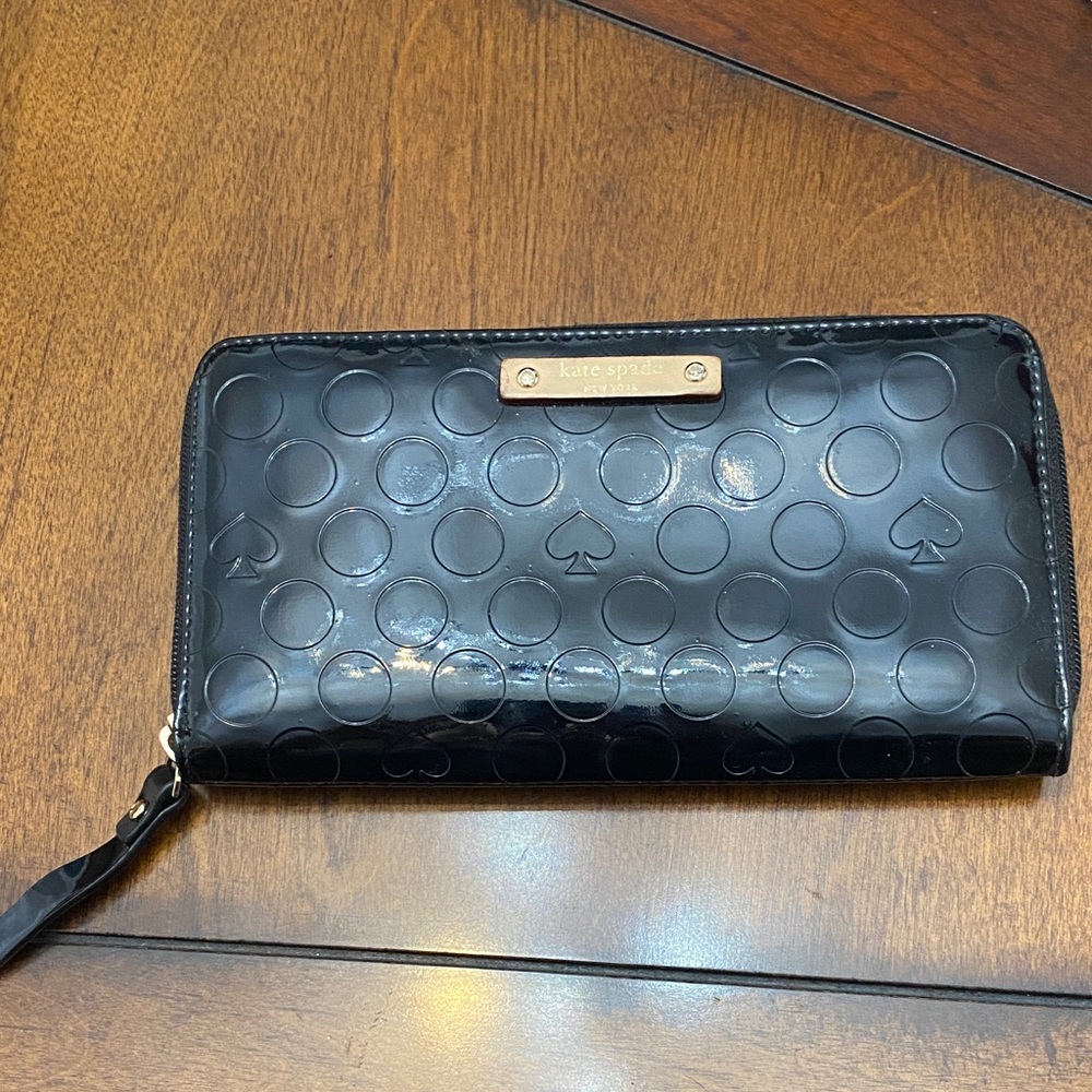 Kate Spade Black Circle Pattern Wallet